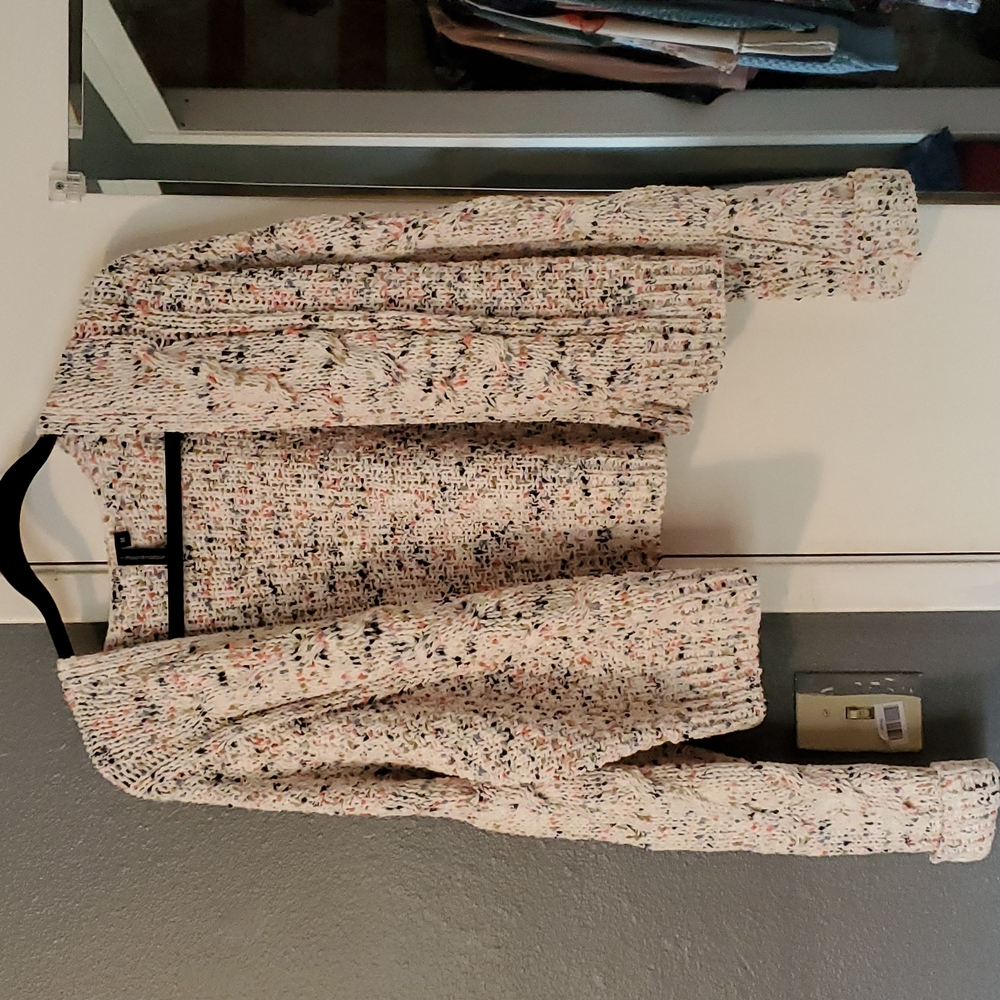 Moon & Madison cream cardigan